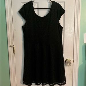 Black short sleeve dress